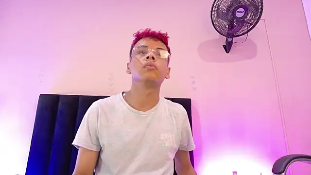 Xavier Fox    online show from January 14, 2026, 4:40 am