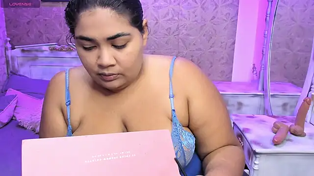 Snapshot of Sara_clk chatting on May 10, 2026, 7:52 pm Sara clk online show from May 10, 2026, 7:52 pm