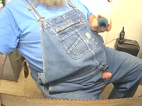 awynn1980 online show from December 18, 2025, 7:42 pm