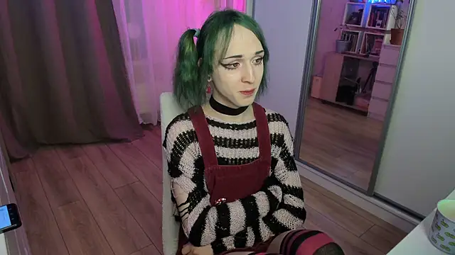 Snapshot of whoalexxa chatting on February 24, 2026, 1:42 pm whoalexxa online show from February 24, 2026, 1:42 pm