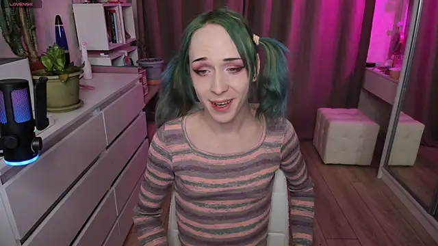 Snapshot of whoalexxa chatting on March 25, 2026, 4:13 pm whoalexxa online show from March 25, 2026, 4:13 pm