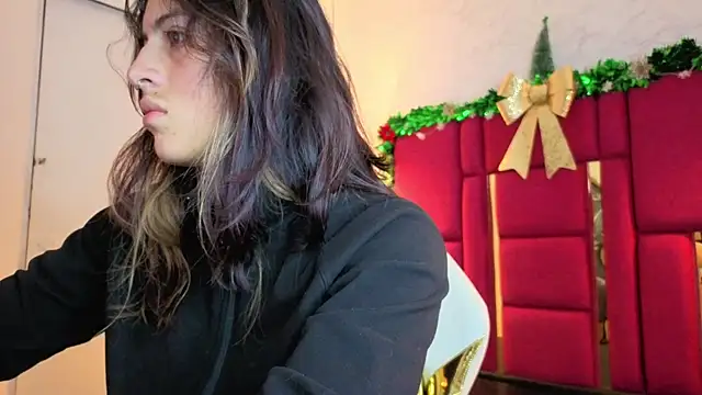 moon winy online show from December 18, 2025, 11:16 am