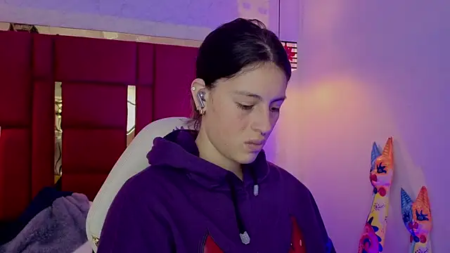 moon winy online show from April 10, 2026, 11:59 am