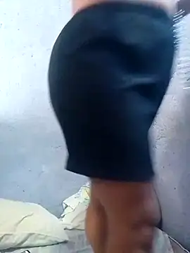 isabel and hekler online show from November 19, 2025, 2:06 pm