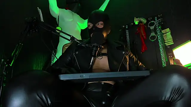 Master Connor BDSM online show from April 22, 2026, 10:22 pm