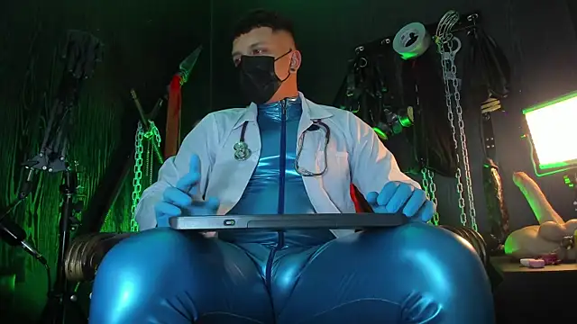 Snapshot of Master_Connor_BDSM chatting on May 29, 2026, 10:41 pm Master Connor BDSM online show from May 29, 2026, 10:41 pm