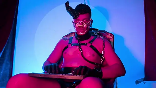 Snapshot of Master_Connor_BDSM chatting on May 30, 2026, 11:13 pm Master Connor BDSM online show from May 30, 2026, 11:13 pm