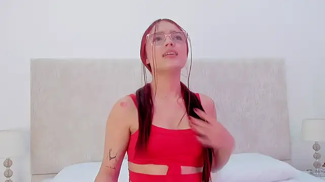 Martinaa Garcia online show from October 27, 2025, 7:51 pm