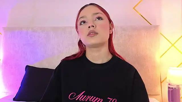 Snapshot of Martinaa_Garcia chatting on May 25, 2026, 7:42 pm Martinaa Garcia online show from May 25, 2026, 7:42 pm