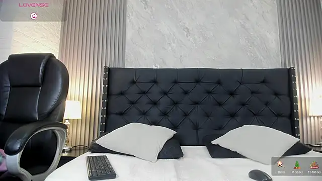 camila  bouzas online show from November 20, 2025, 7:02 pm