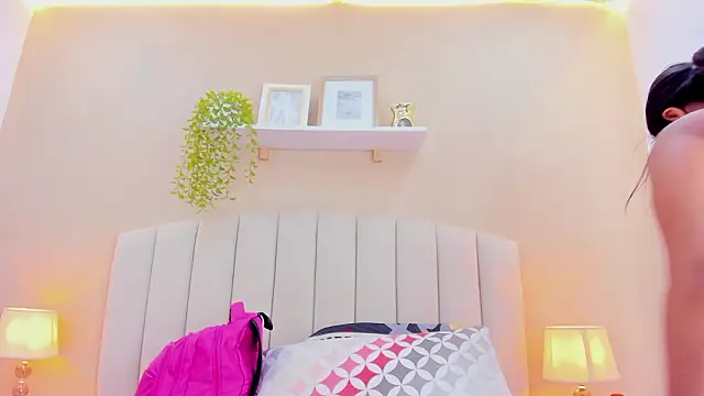 Sophiia 77 online show from February 20, 2026, 1:24 am