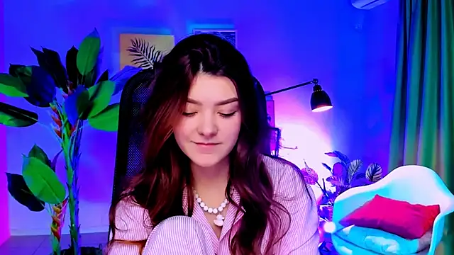 AnaSteisher online show from November 22, 2025, 1:43 pm