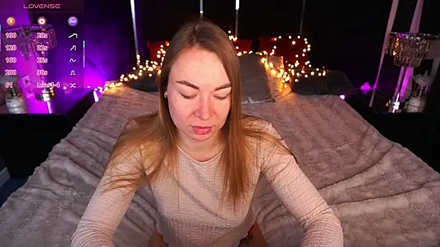 VixenMuse online show from March 11, 2026, 9:32 pm