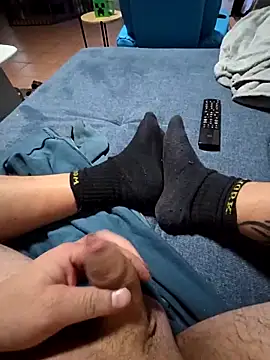 Snapshot of michindm chatting on February 18, 2026, 6:42 am michindm online show from February 18, 2026, 6:42 am