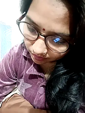 Vanshika1432 online show from November 22, 2025, 1:04 am