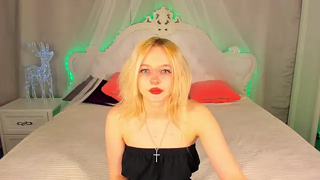 AlessaKiss online show from December 18, 2025, 8:42 am