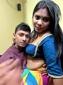 redqueenn online show from November 21, 2025, 7:56 pm