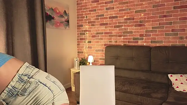 FoxFever online show from March 31, 2026, 5:08 am