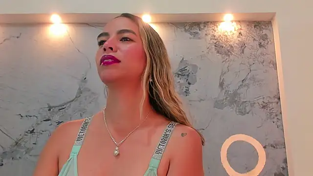 Karina chastillo online show from April 19, 2026, 11:20 am