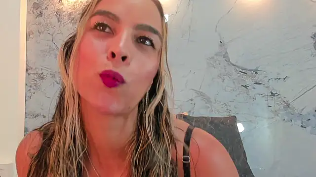 Karina chastillo online show from April 22, 2026, 11:34 am