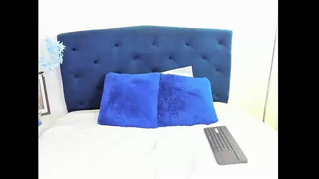 Scarlett Glows1 online show from October 27, 2025, 10:58 pm