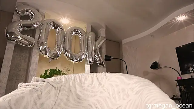 Megan galactica online show from February 12, 2026, 4:24 pm