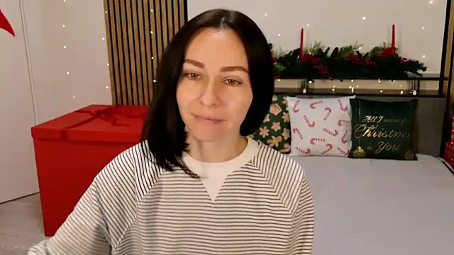 DitaNoir online show from December 17, 2025, 6:52 am