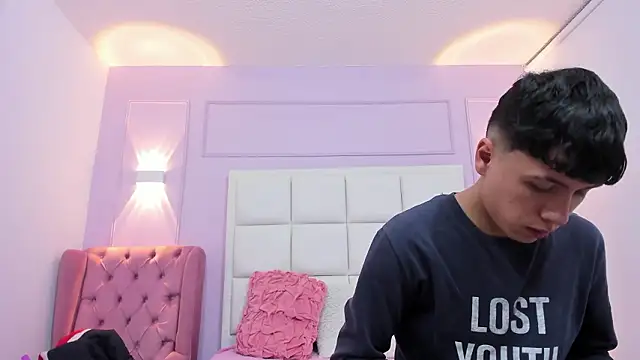 hoot booys  online show from February 13, 2026, 8:05 pm