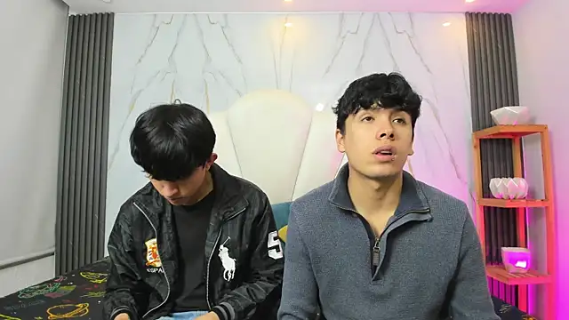 hoot booys  online show from April 22, 2026, 9:16 pm