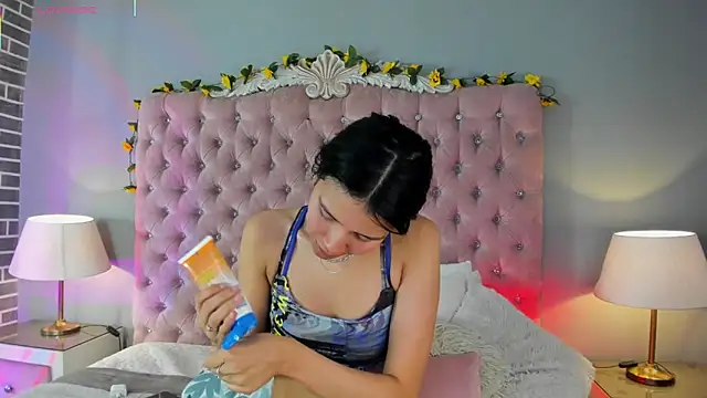 TanyaBello online show from April 2, 2026, 10:29 pm