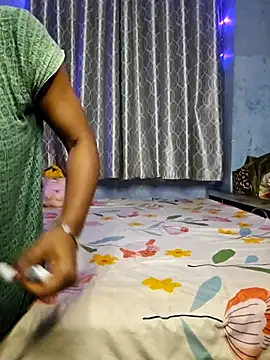 Snapshot of Desi_Maya69 chatting on May 1, 2026, 4:55 pm Desi Maya69 online show from May 1, 2026, 4:55 pm