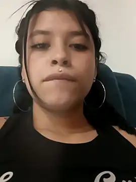 Snapshot of petite_coral chatting on February 21, 2026, 2:01 am petite coral online show from February 21, 2026, 2:01 am