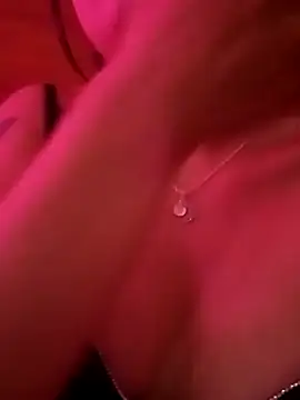 Snapshot of petite_coral chatting on March 6, 2026, 12:40 am petite coral online show from March 6, 2026, 12:40 am