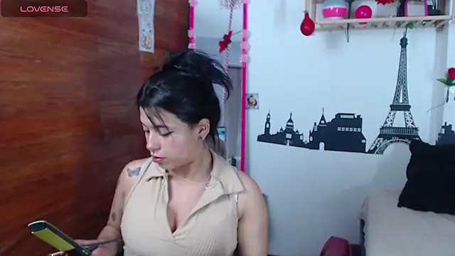 petite coral online show from March 11, 2026, 12:49 am