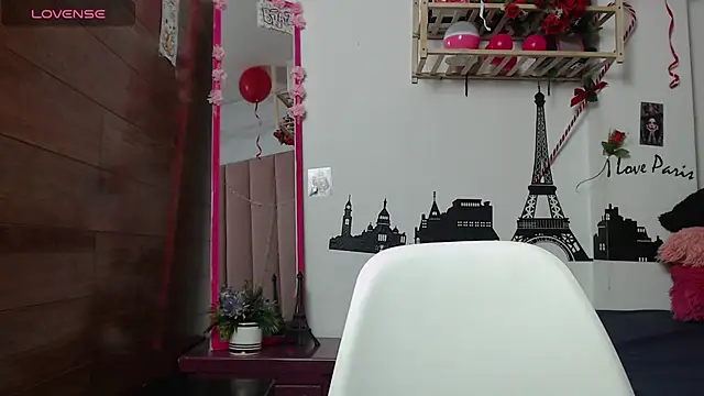 petite coral online show from March 16, 2026, 2:17 am