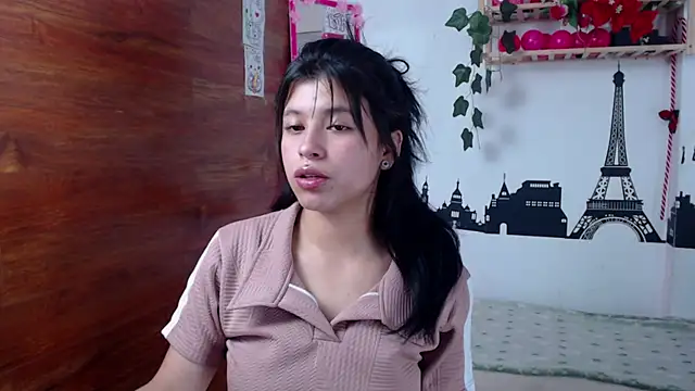 petite coral online show from April 22, 2026, 12:57 am