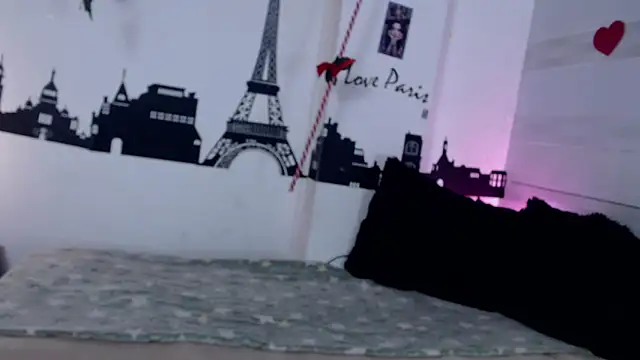 Snapshot of petite_coral chatting on April 25, 2026, 2:58 am petite coral online show from April 25, 2026, 2:58 am