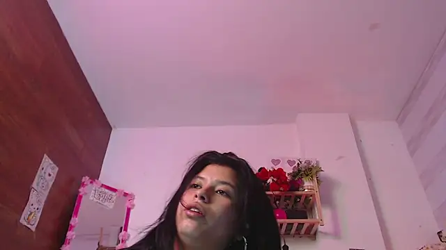 Snapshot of petite_coral chatting on May 24, 2026, 12:48 am petite coral online show from May 24, 2026, 12:48 am