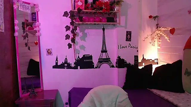 Snapshot of petite_coral chatting on May 25, 2026, 1:11 am petite coral online show from May 25, 2026, 1:11 am