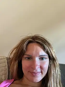 Snapshot of kinkysarahx chatting on June 19, 2026, 12:42 pm kinkysarahx online show from June 19, 2026, 12:42 pm