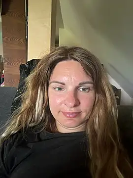 Snapshot of kinkysarahx chatting on June 21, 2026, 10:18 am kinkysarahx online show from June 21, 2026, 10:18 am