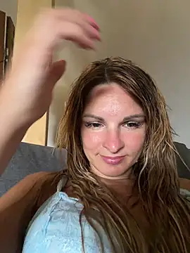 Snapshot of kinkysarahx chatting on July 23, 2026, 11:08 am kinkysarahx online show from July 23, 2026, 11:08 am
