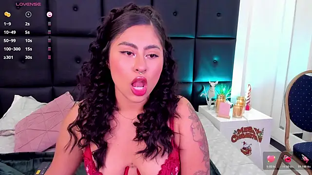 TamaraLeen online show from November 17, 2025, 8:03 pm