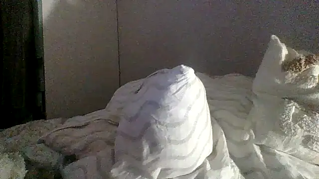 Lolaaa17740 online show from November 24, 2025, 11:37 pm