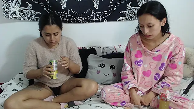 emily n abby online show from April 8, 2026, 1:33 pm