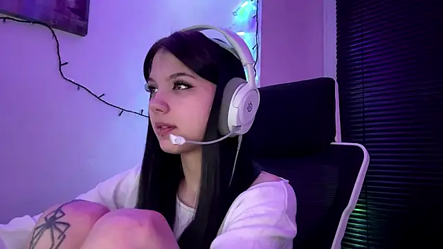 HanaMantanaDell online show from February 7, 2026, 2:32 pm