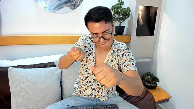 JohnBelRose online show from November 18, 2025, 7:18 pm