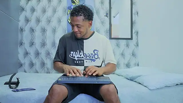 Snapshot of Stevenbrand chatting on November 11, 2025, 6:41 pm Stevenbrand online show from November 11, 2025, 6:41 pm