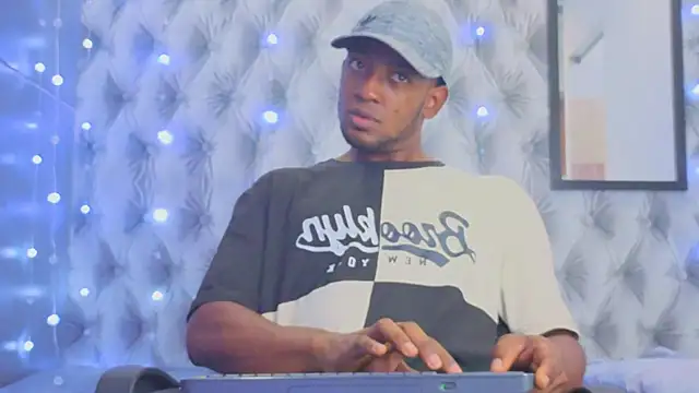 Snapshot of Stevenbrand chatting on November 28, 2025, 6:43 pm Stevenbrand online show from November 28, 2025, 6:43 pm