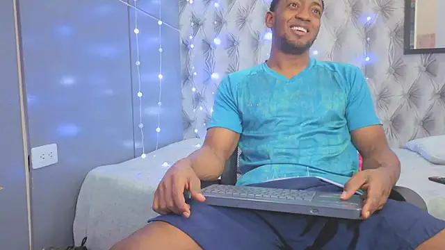 Snapshot of Stevenbrand chatting on December 2, 2025, 7:09 pm Stevenbrand online show from December 2, 2025, 7:09 pm